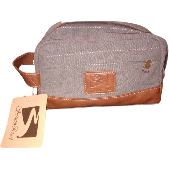 Travel bag   with zippered pockets. - Picture 5 of 11